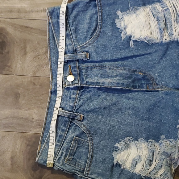 NWOT sz S Jean Shorts - Picture 2 of 7